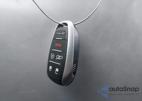 2017 Alfa Romeo Giulia Awd z USA, uszkodzony, nr VIN ZARFAEDNXH7550518